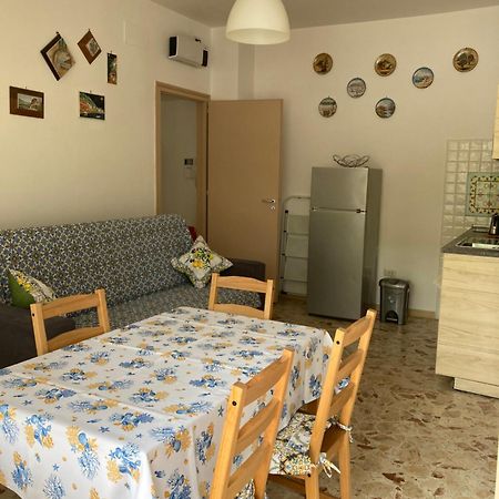 Casa Vacanza Brezza Di Maestrale Salerno Exterior photo